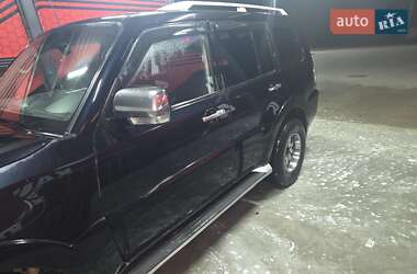 Позашляховик / Кросовер Mitsubishi Pajero 2008 в  фото 3 Позашляховик / Кросовер Mitsubishi Pajero 2008 в