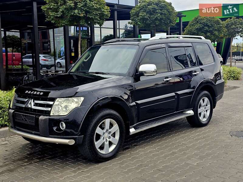 Внедорожник / Кроссовер Mitsubishi Pajero 2009 в 