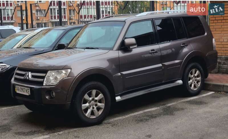 Позашляховик / Кросовер Mitsubishi Pajero 2010 в Києві фото 2 Позашляховик / Кросовер Mitsubishi Pajero 2010 в Києві