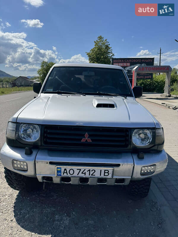 Внедорожник / Кроссовер Mitsubishi Pajero 1999 в  фото Внедорожник / Кроссовер Mitsubishi Pajero 1999 в