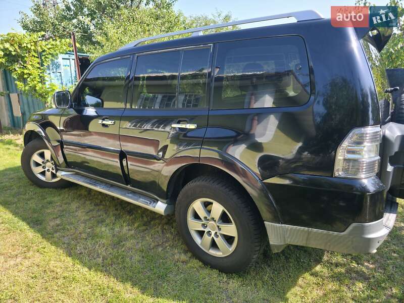 Внедорожник / Кроссовер Mitsubishi Pajero 2008 в Киеве фото 9 Внедорожник / Кроссовер Mitsubishi Pajero 2008 в Киеве