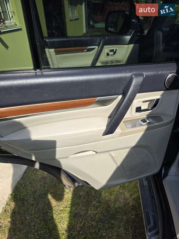 Внедорожник / Кроссовер Mitsubishi Pajero 2008 в Киеве фото 14 Внедорожник / Кроссовер Mitsubishi Pajero 2008 в Киеве