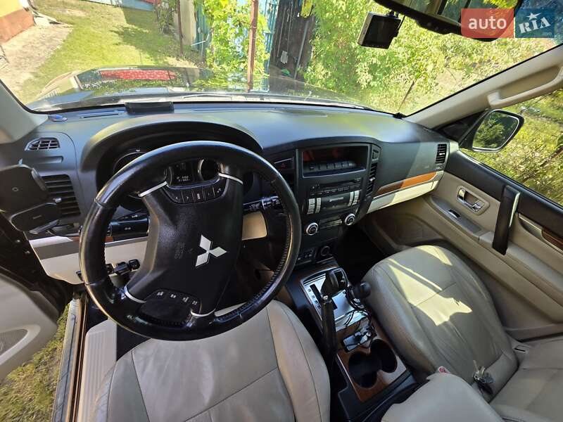 Внедорожник / Кроссовер Mitsubishi Pajero 2008 в Киеве фото 19 Внедорожник / Кроссовер Mitsubishi Pajero 2008 в Киеве