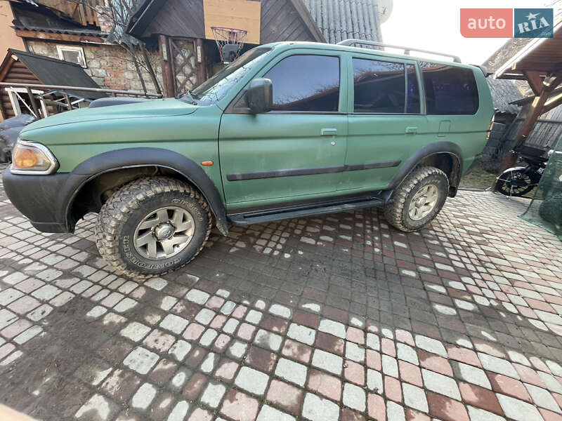 Внедорожник / Кроссовер Mitsubishi Pajero 2004 в Рахове