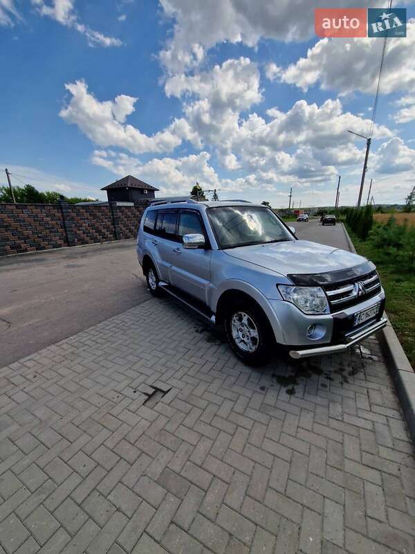 Внедорожник / Кроссовер Mitsubishi Pajero 2007 в Луцке фото 2 Внедорожник / Кроссовер Mitsubishi Pajero 2007 в Луцке