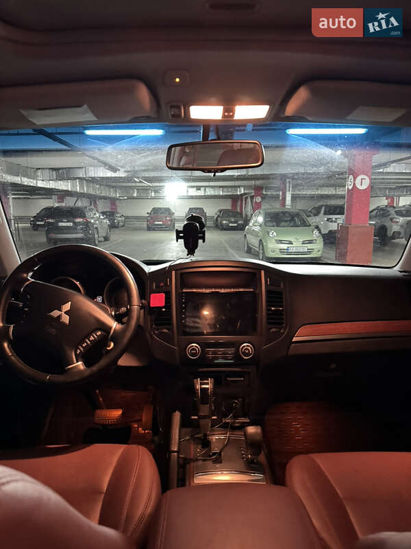 Позашляховик / Кросовер Mitsubishi Pajero 2008 в Києві фото 10 Позашляховик / Кросовер Mitsubishi Pajero 2008 в Києві