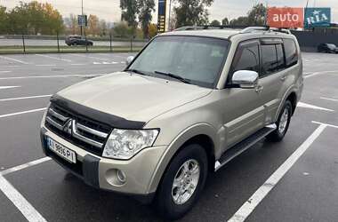 Внедорожник / Кроссовер Mitsubishi Pajero 2007 в Киеве