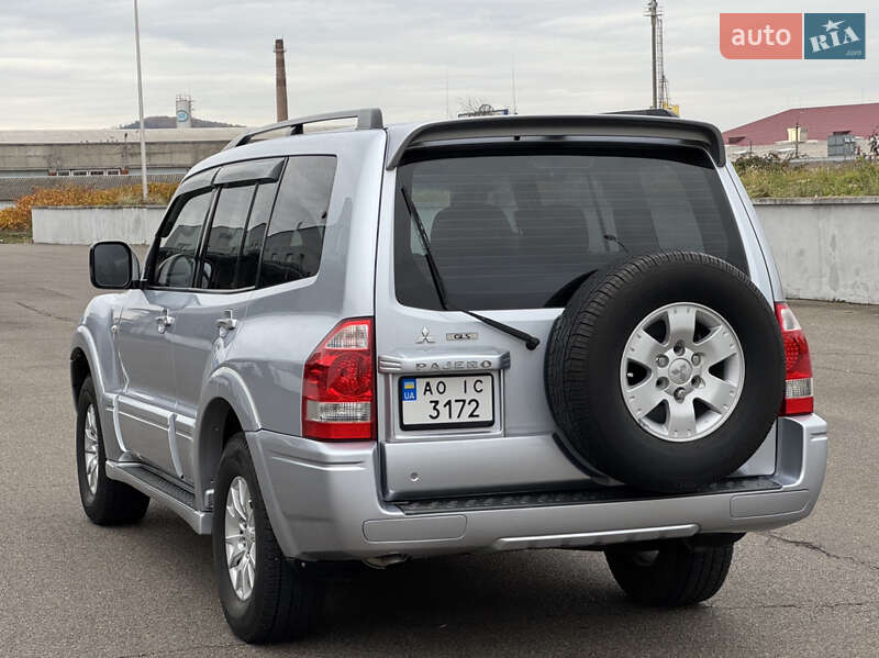 Внедорожник / Кроссовер Mitsubishi Pajero 2007 в Мукачево