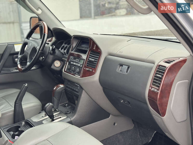 Внедорожник / Кроссовер Mitsubishi Pajero 2007 в Мукачево