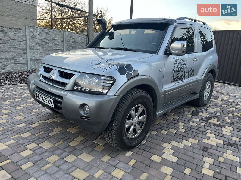 Позашляховик / Кросовер Mitsubishi Pajero 2006 в Дніпрі