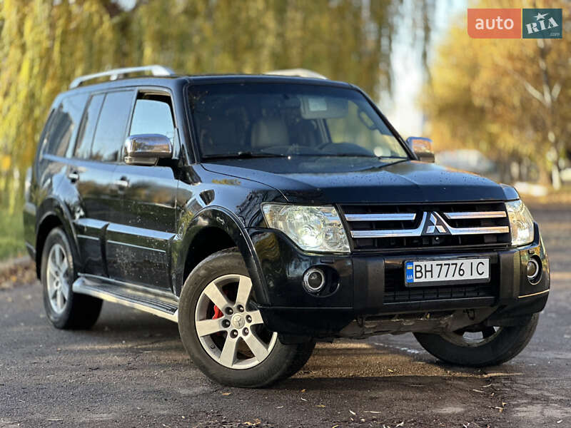 Внедорожник / Кроссовер Mitsubishi Pajero 2007 в Киеве
