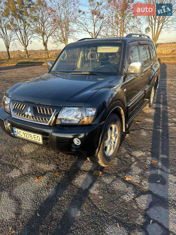 Внедорожник / Кроссовер Mitsubishi Pajero 2005 в Владимире