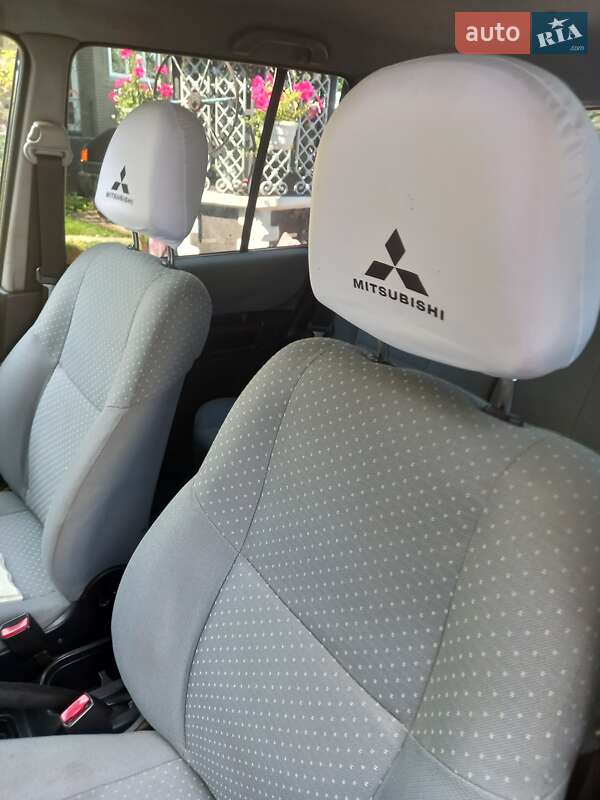 Позашляховик / Кросовер Mitsubishi Pajero 2002 в Новоселиці фото 7 Позашляховик / Кросовер Mitsubishi Pajero 2002 в Новоселиці