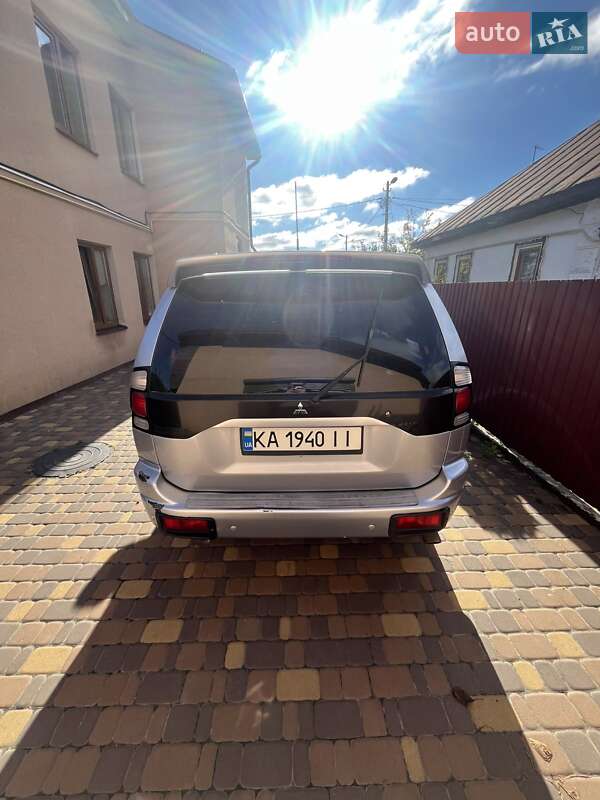 Внедорожник / Кроссовер Mitsubishi Pajero 2006 в Броварах