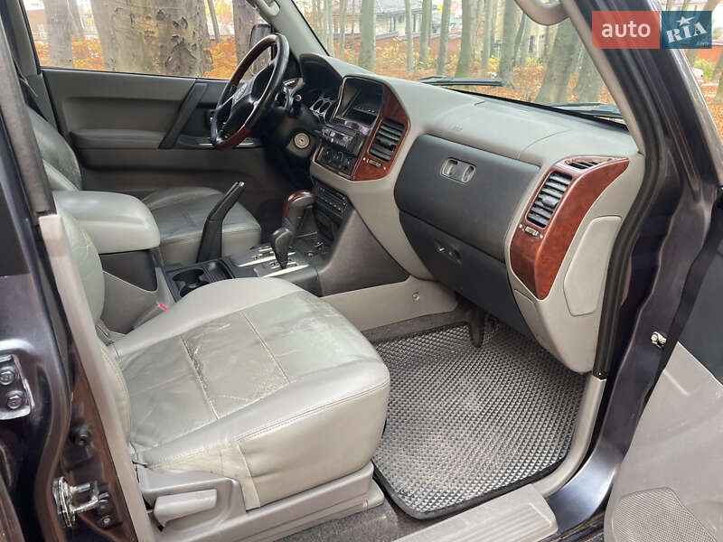 Внедорожник / Кроссовер Mitsubishi Pajero 2006 в Львове