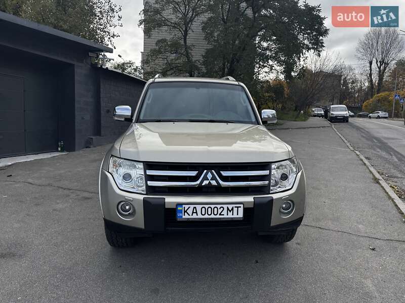 Внедорожник / Кроссовер Mitsubishi Pajero 2008 в Киеве