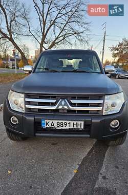 Позашляховик / Кросовер Mitsubishi Pajero 2007 в Києві