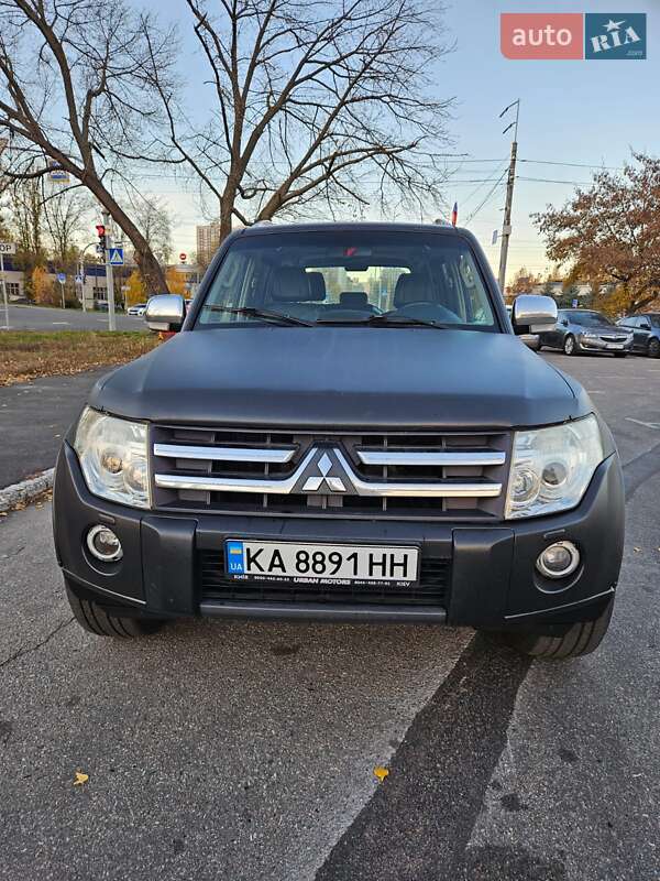 Внедорожник / Кроссовер Mitsubishi Pajero 2007 в Киеве