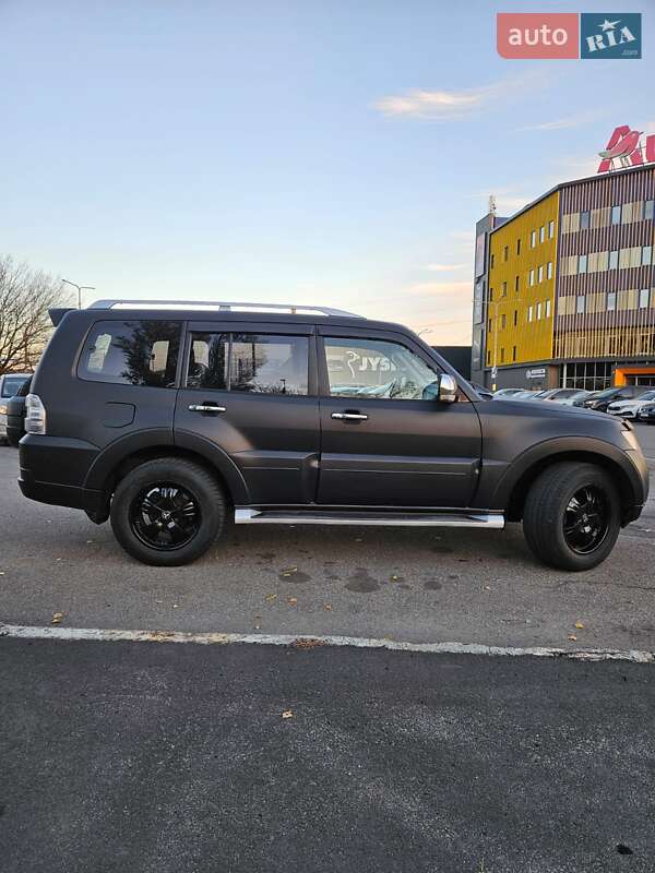 Внедорожник / Кроссовер Mitsubishi Pajero 2007 в Киеве