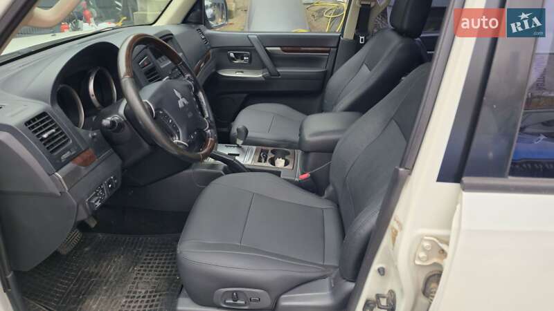 Внедорожник / Кроссовер Mitsubishi Pajero 2013 в Львове фото 4 Внедорожник / Кроссовер Mitsubishi Pajero 2013 в Львове