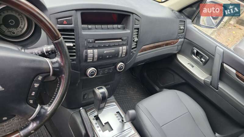 Внедорожник / Кроссовер Mitsubishi Pajero 2013 в Львове фото 9 Внедорожник / Кроссовер Mitsubishi Pajero 2013 в Львове