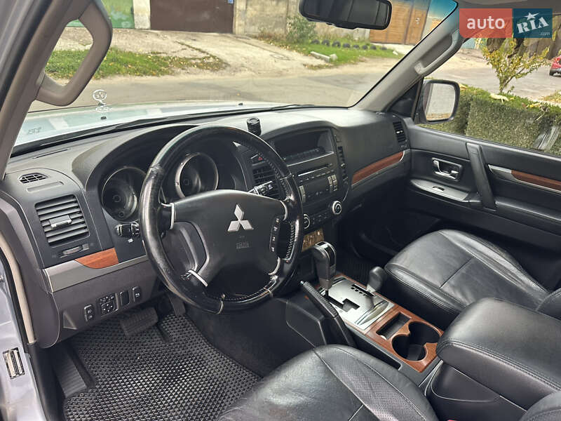 Внедорожник / Кроссовер Mitsubishi Pajero 2008 в Одессе фото 8 Внедорожник / Кроссовер Mitsubishi Pajero 2008 в Одессе