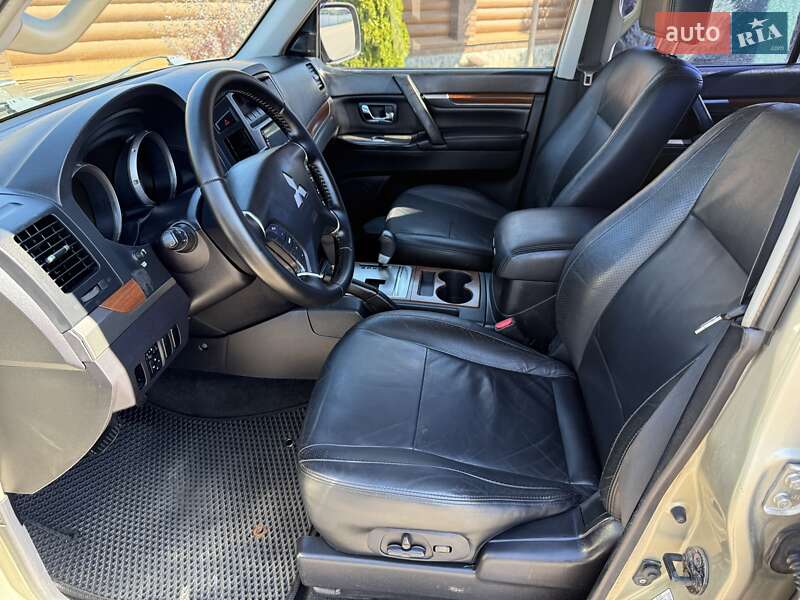 Внедорожник / Кроссовер Mitsubishi Pajero 2008 в Борисполе фото 51 Внедорожник / Кроссовер Mitsubishi Pajero 2008 в Борисполе