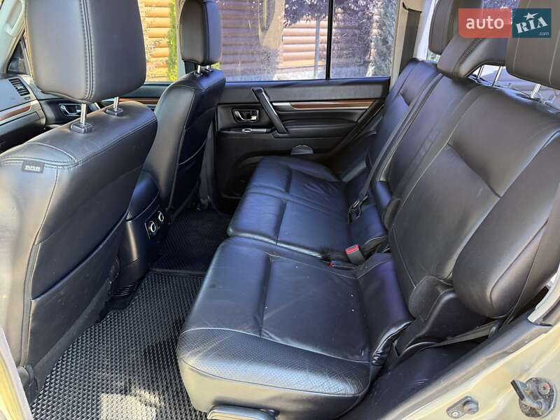 Внедорожник / Кроссовер Mitsubishi Pajero 2008 в Борисполе фото 63 Внедорожник / Кроссовер Mitsubishi Pajero 2008 в Борисполе