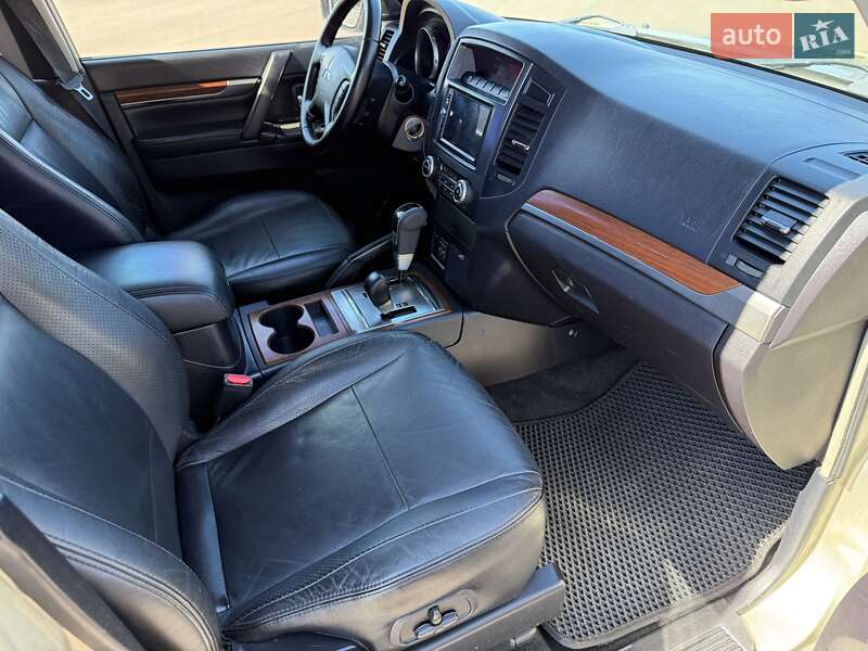 Внедорожник / Кроссовер Mitsubishi Pajero 2008 в Борисполе фото 67 Внедорожник / Кроссовер Mitsubishi Pajero 2008 в Борисполе