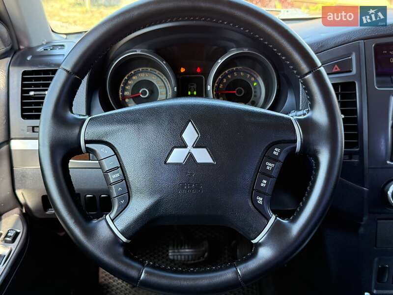 Внедорожник / Кроссовер Mitsubishi Pajero 2008 в Борисполе фото 76 Внедорожник / Кроссовер Mitsubishi Pajero 2008 в Борисполе