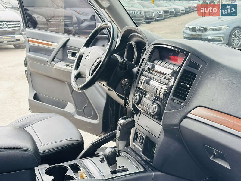 Внедорожник / Кроссовер Mitsubishi Pajero 2007 в Харькове