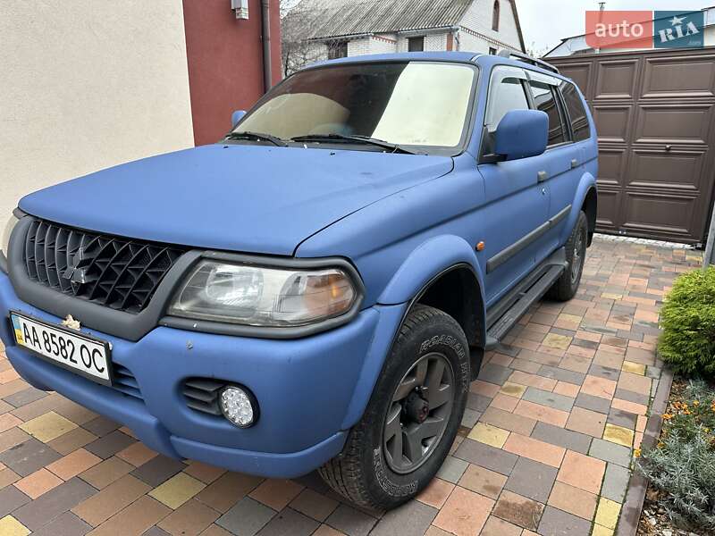 Позашляховик / Кросовер Mitsubishi Pajero 2001 в Києві