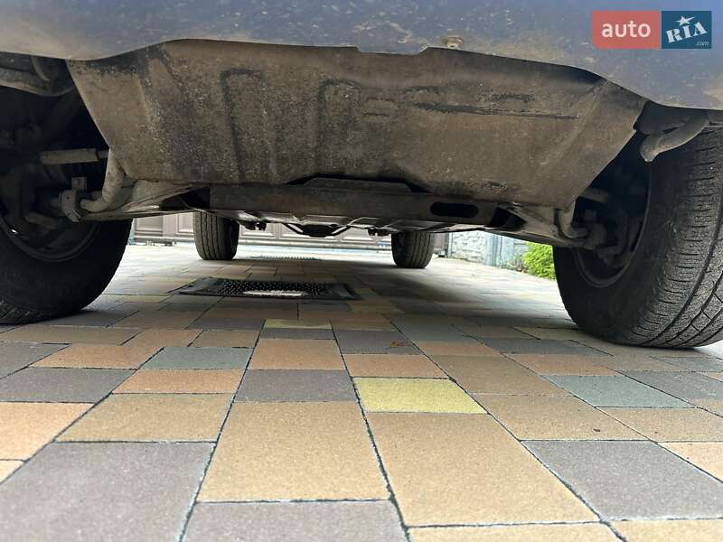 Позашляховик / Кросовер Mitsubishi Pajero 2001 в Києві