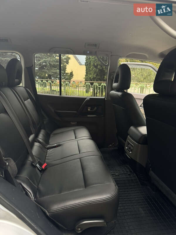 Позашляховик / Кросовер Mitsubishi Pajero 2003 в Чорткові