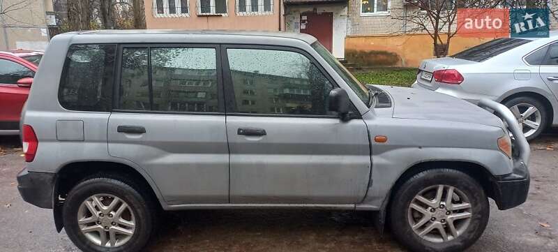 Позашляховик / Кросовер Mitsubishi Pajero 2002 в Києві