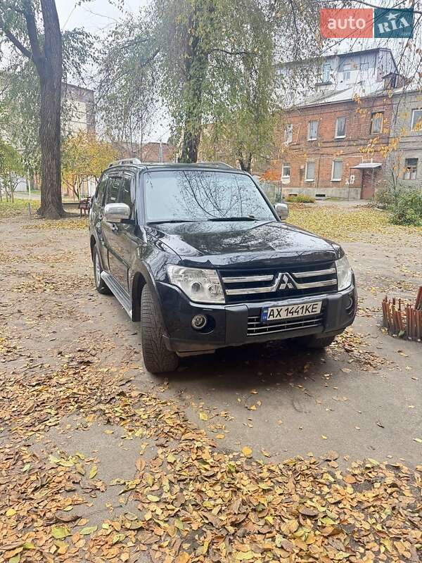 Внедорожник / Кроссовер Mitsubishi Pajero 2008 в Харькове