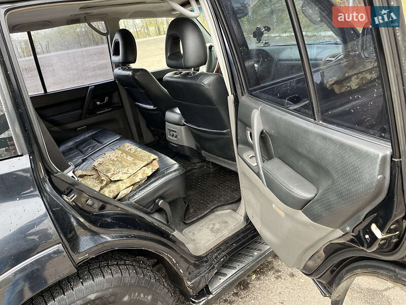 Позашляховик / Кросовер Mitsubishi Pajero 2006 в Рівному