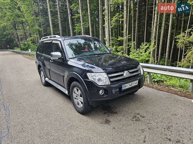 Внедорожник / Кроссовер Mitsubishi Pajero 2007 в Измаиле