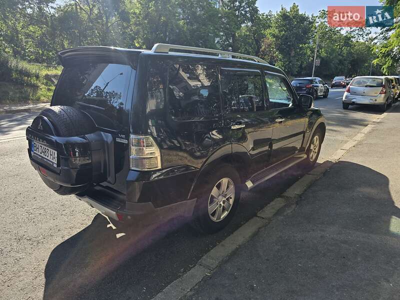 Внедорожник / Кроссовер Mitsubishi Pajero 2007 в Измаиле