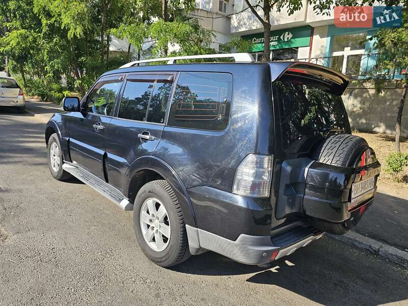 Внедорожник / Кроссовер Mitsubishi Pajero 2007 в Измаиле