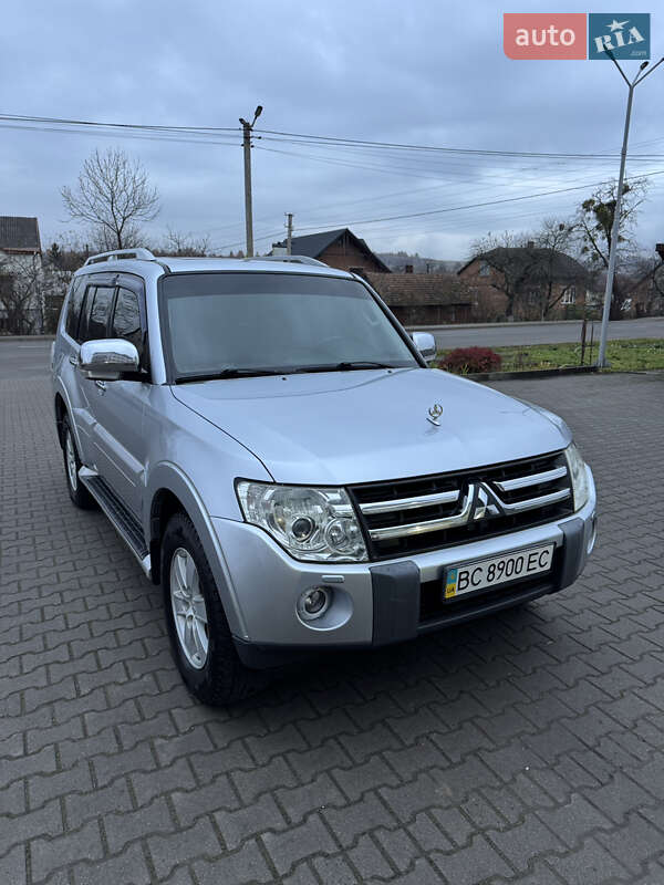 Внедорожник / Кроссовер Mitsubishi Pajero 2007 в Мостиске