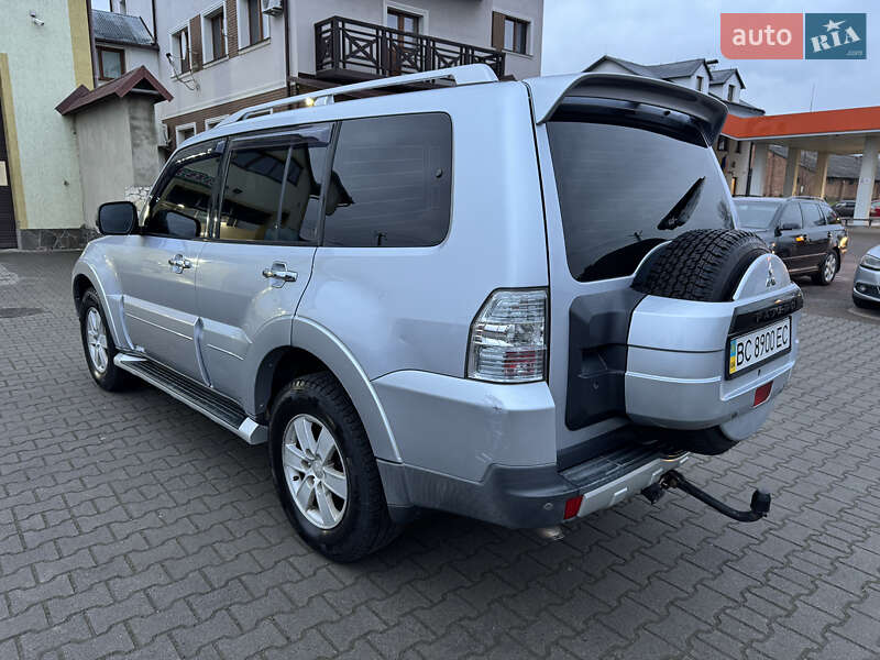 Внедорожник / Кроссовер Mitsubishi Pajero 2007 в Мостиске