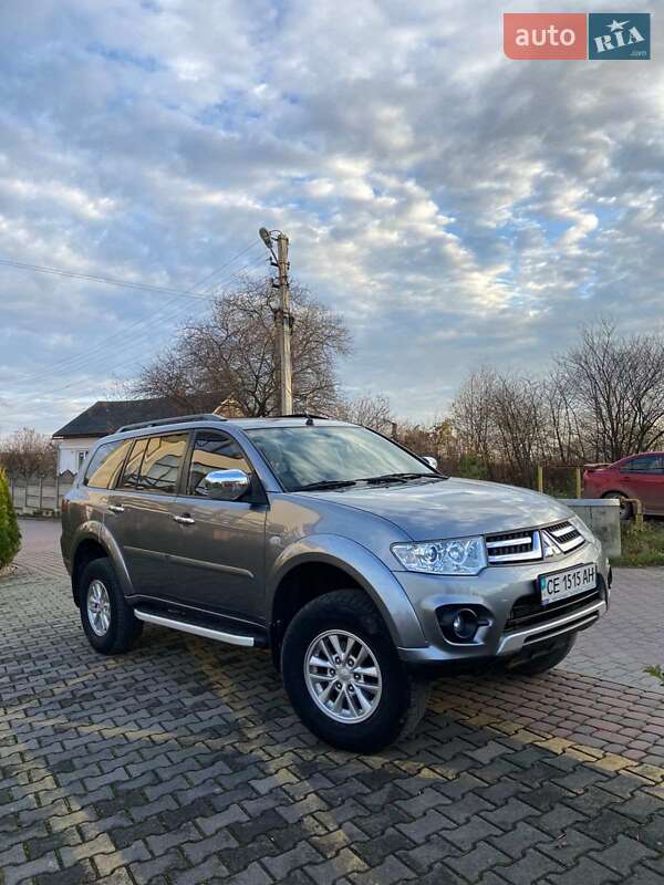 Позашляховик / Кросовер Mitsubishi Pajero 2013 в Чернівцях фото 3 Позашляховик / Кросовер Mitsubishi Pajero 2013 в Чернівцях