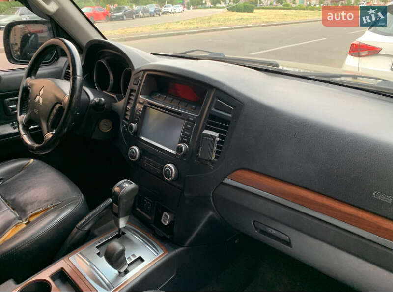 Внедорожник / Кроссовер Mitsubishi Pajero 2008 в Киеве