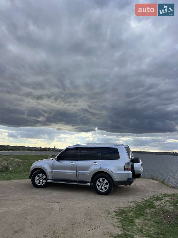 Внедорожник / Кроссовер Mitsubishi Pajero 2007 в Николаеве фото 10 Внедорожник / Кроссовер Mitsubishi Pajero 2007 в Николаеве