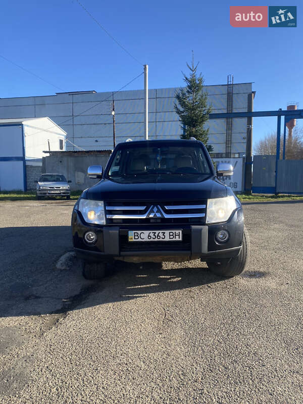 Позашляховик / Кросовер Mitsubishi Pajero 2007 в Стрию