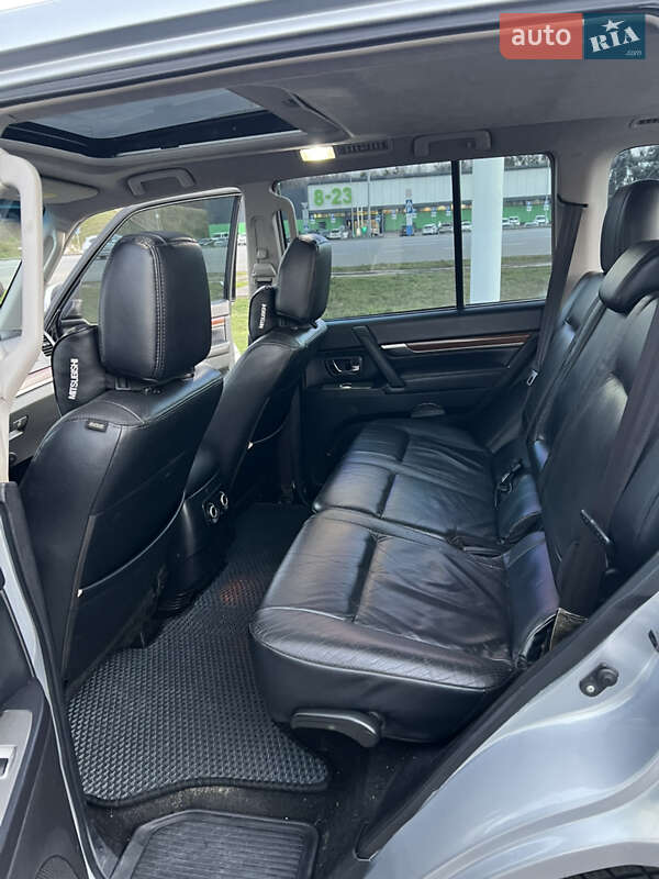Позашляховик / Кросовер Mitsubishi Pajero 2007 в Києві