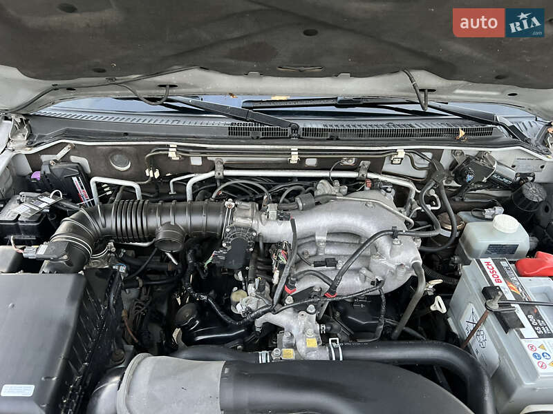 Позашляховик / Кросовер Mitsubishi Pajero 2007 в Києві