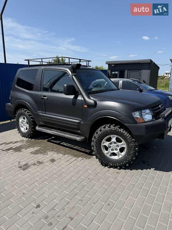 Внедорожник / Кроссовер Mitsubishi Pajero 2000 в Жовкве