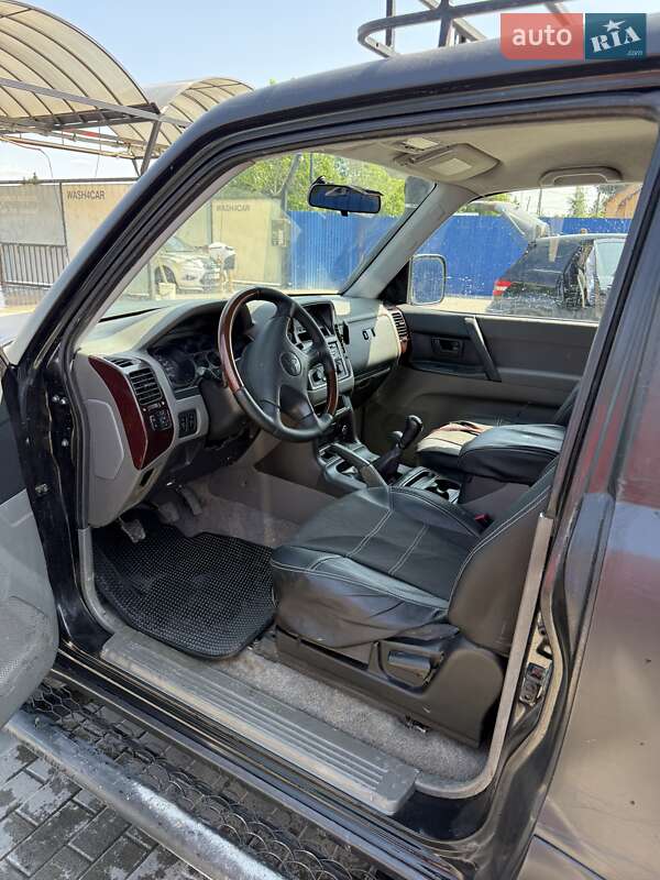 Внедорожник / Кроссовер Mitsubishi Pajero 2000 в Жовкве